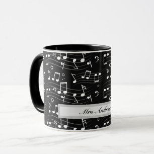 Weiße Musiknoten auf schwarzem Hintergrund  Tasse