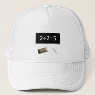 Weiße Mütze 2+2=5