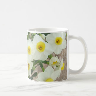 Weiße Narzissen-Blumen-Tasse Tasse