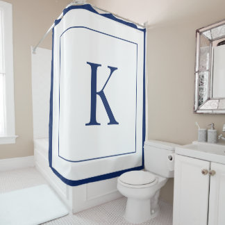 Weiße &navyblaue Monogramminitiale Duschvorhang