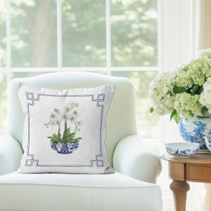 Weiße Orchidee in blau-weißer Chinoiserie-Schale Kissen