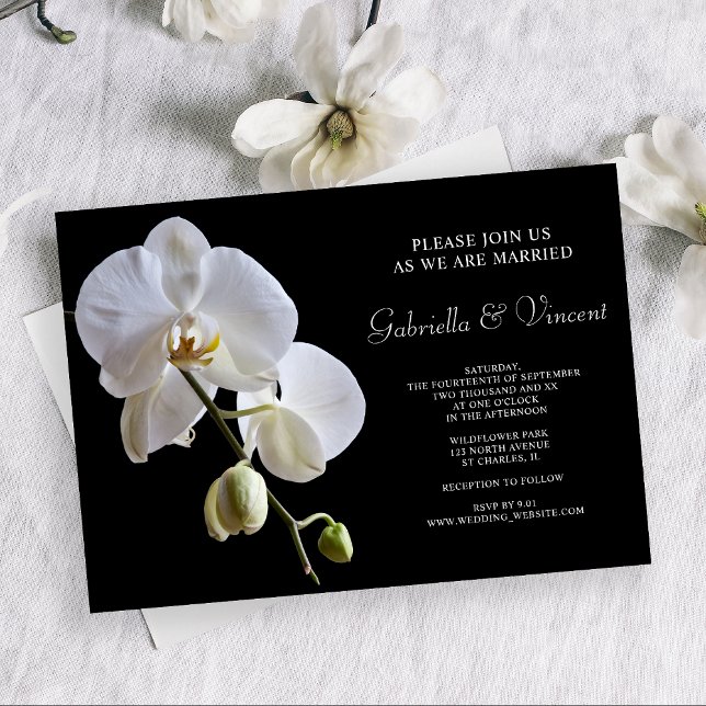 Weiße Orchideen-Blume auf Schwarzer Hochzeit Einladung (Set an elegant tone for your marriage ceremony with the White Orchid on Black Wedding Invitation.)