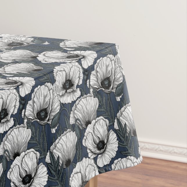 Weiße Pappchen auf der Marine Tischdecke (Beispiel)