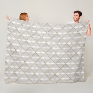 Weiße Perlmutter mit Goldmonogramm Fleecedecke