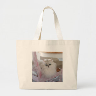 Weiße Perserkatze auf einem rosa Stuhl Jumbo Stoffbeutel