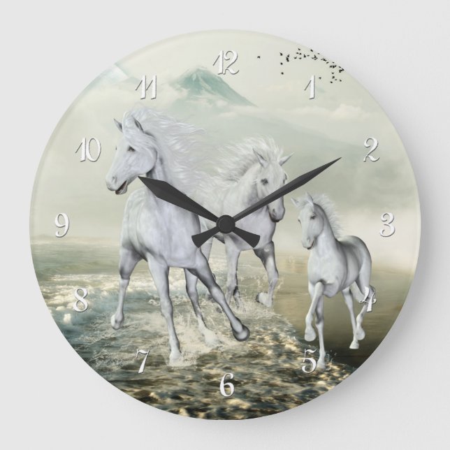 Weiße Pferde am Strand Große Wanduhr (Vorderseite)