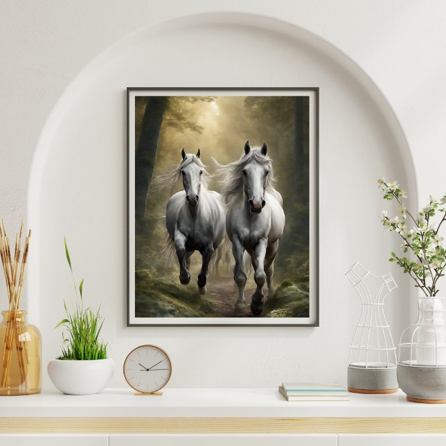 Weiße Pferde, die im Waldposter laufen Poster (White Horses Running in the Forest Poster)