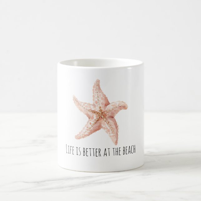 Weiße Pfirsich-Seestern besser am Strand Kaffeetasse (Mittel)
