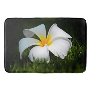 Weiße Plumeria Frangipani Hawaii Blume Badematte