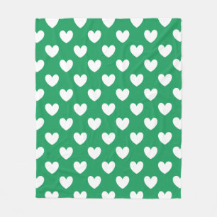 Weiße Polka-Herzen auf Kelly Green Fleecedecke