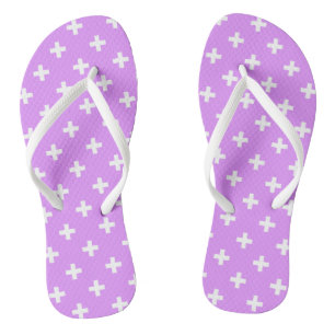 Weiße Polka-Kreuze auf Lila Flip Flops