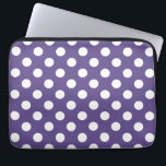 Weiße Polka-Punkte auf Ultraviolett Laptopschutzhülle<br><div class="desc">Pantone's Farbe des Jahres für 2018 ist ultraviolett.</div>