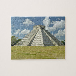 Weiße Puffwolken über der Maya-Pyramide Puzzle