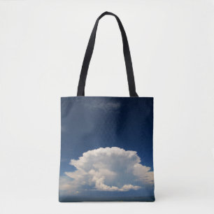 Weiße Puffy-Wolke