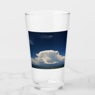 Weiße Puffy-Wolke Glas