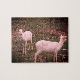 Weiße Rentiere, die sich selbstversorgen Puzzle