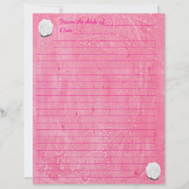 Weiße Rose auf liniiertem rosa Briefpapier
