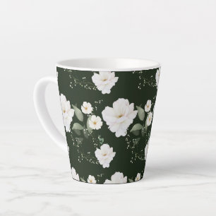 Weiße Rose auf schwarzer Latte-Kaffeetasse Blumen Milchtasse