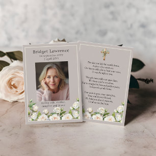 Weiße Rosen Gedenkfotos auf taupefarbenem Gebetska Visitenkarte