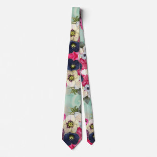 WEIßE ROSEN MIT ROSA FÄRBUNG ,ANEMONENBLUMEN,AQUAB KRAWATTE