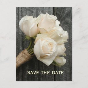Weiße Rosen u. Barnwood Save the Date Postkarte