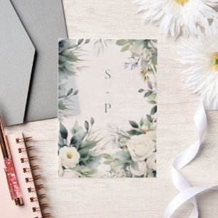 Weiße Rosen und Eukalyptusgrenzen