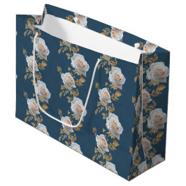 Weiße Rosen und goldene Blätter auf blauem Hinterg Große Geschenktüte