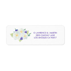Weiße Rosen und Violetten