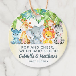 Weiße Safaritiere Junge duschen Pop es Anhänger. Geschenkanhänger