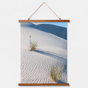 Weisse Sandwüstenlandschaft und Yucca-Pflanzen Wandteppich Mit Holzrahmen