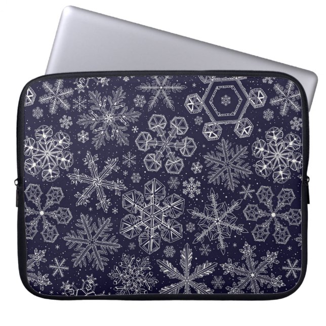 Weiße Schneeflocken auf blau Laptopschutzhülle (Vorderseite)