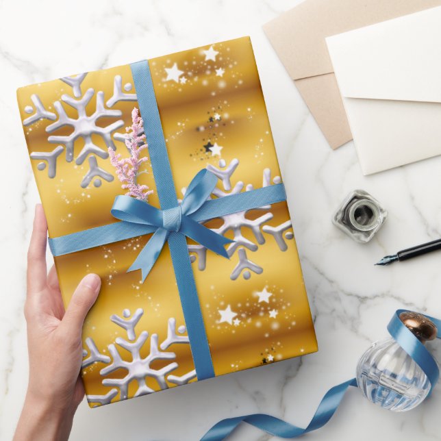 Weiße Schneeflocken auf Gold Weihnachten Geschenkpapier (Schenken)