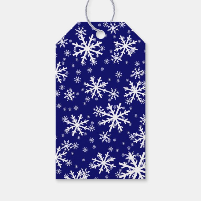 Weiße Schneeflocken in Dunkelblau Geschenkanhänger (Vorderseite)