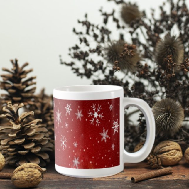 Weiße Schneeflocken mit rotem Hintergrund Tasse (Von Creator hochgeladen)