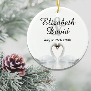 Weiße Schwäne in Liebe mit Namen Hochzeit Keramik Ornament