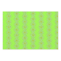 Weiße Sitzkette auf Kalkgrün