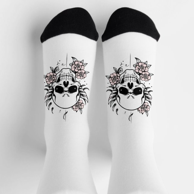 Weiße Socken mit Rosen-Totenkopf (Oben)