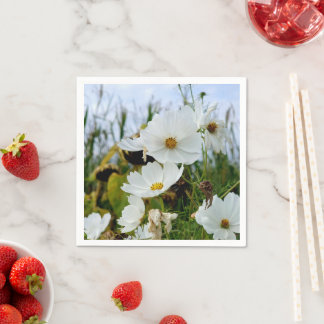 Weiße Sommerblüten – florale Serviette