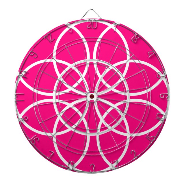 Weiße Spiralkreise auf rosa Dartscheibe (vorne)