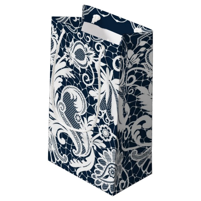 Weiße Spitze 2 Kleine Geschenktüte (Rückseite Schrägansicht)