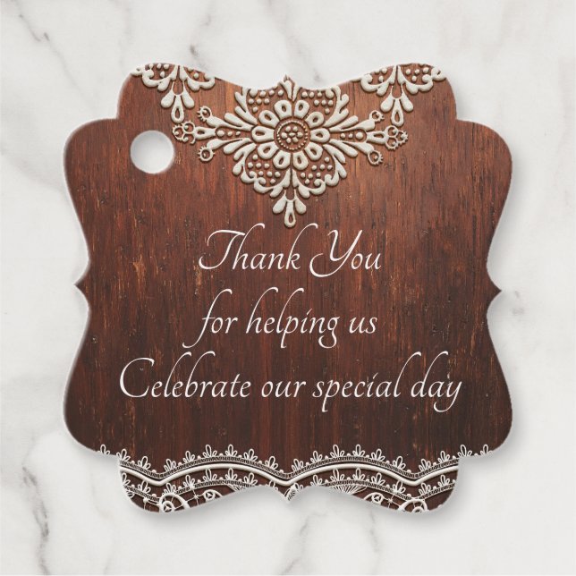 Weiße Spitzen und rustikales Holzkörnchen Geschenkanhänger (Vorderseite)