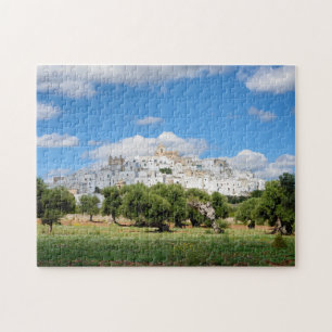 Weiße Stadt Ostuni mit Olivenbäumen, Puzzle