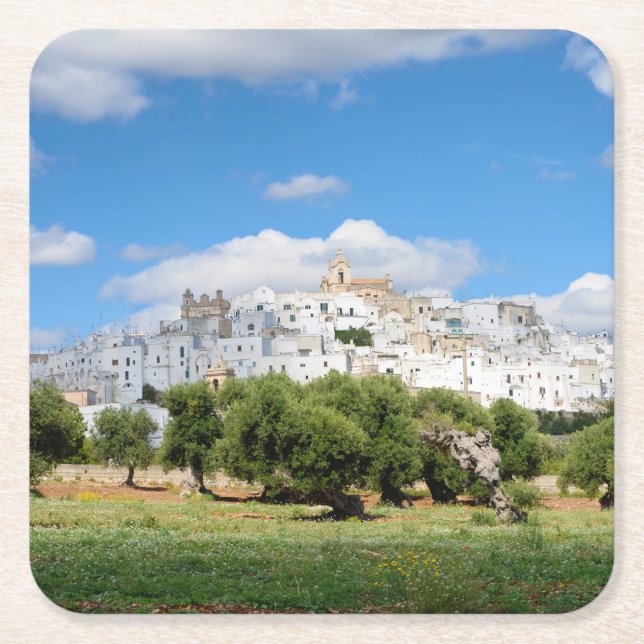 Weiße Stadt Ostuni mit Olivenbäumen, Rechteckiger Pappuntersetzer (Vorderseite)