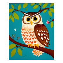 Weiße Stilmalerei einer Eule auf einem Baum