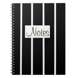 Weiße Streifen auf schwarz gestrichen Notizblock