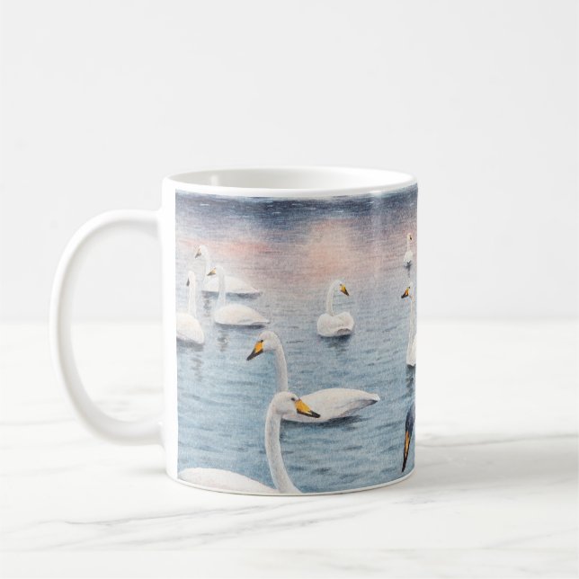 Weiße Stumme schwan auf einem See. Aquarellmalerei Kaffeetasse (Links)