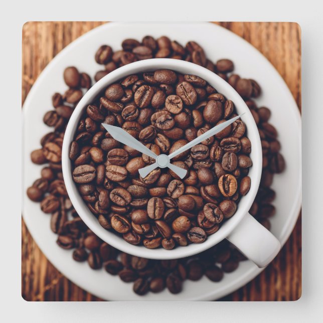 Weiße Tasse mit gerösteten Kaffeebohnen Quadratische Wanduhr (Vorderseite)