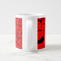 Weiße Tasse mit handgemachter roter Gestaltung