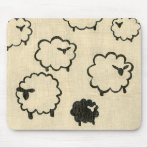 Weiße u. schwarze Schafe auf Sahnehintergrund Mousepad