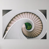 WEISSE UND BROWNE KONKRETE SPIRALSTÄTTEN